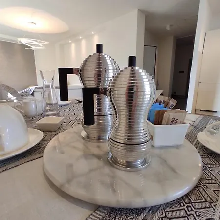 Elegant House Bed and Breakfast Paganica