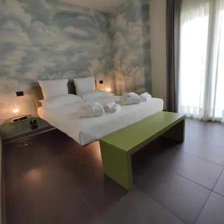 Elegant House * Paganica